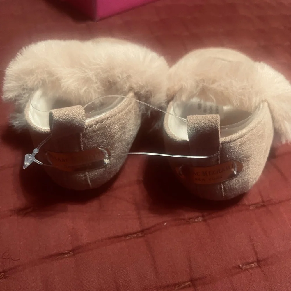 Isaac Mizrahi Toddler Beige Faux-Fur Mary Jane Shoes NWT